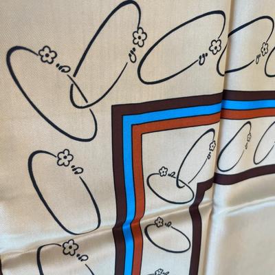 Scarves, nib