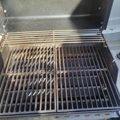 Weber Spirit Three Burner Gas Grill and Accessories (BY-DW)