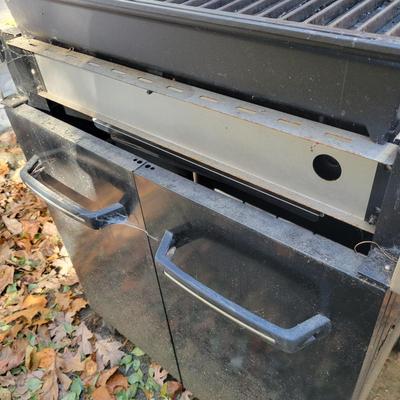 Weber Spirit Three Burner Gas Grill and Accessories (BY-DW)
