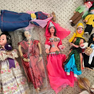 Large Collection of International Dolls (UB3-SS)