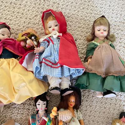 Large Collection of International Dolls (UB3-SS)