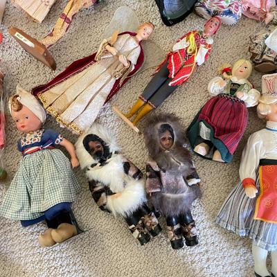 Large Collection of International Dolls (UB3-SS)