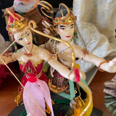 Large Collection of International Dolls (UB3-SS)