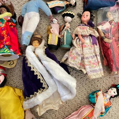 Large Collection of International Dolls (UB3-SS)