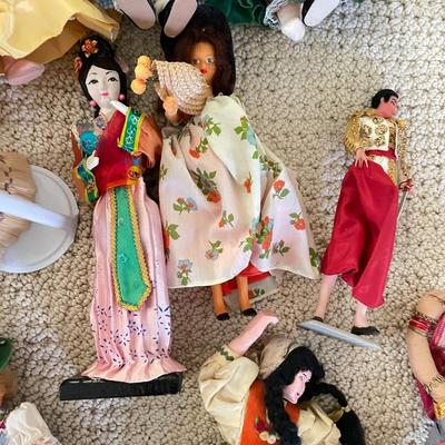 Large Collection of International Dolls (UB3-SS)