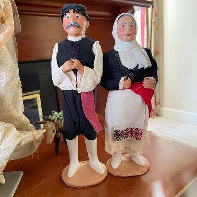 Large Collection of International Dolls (UB3-SS)