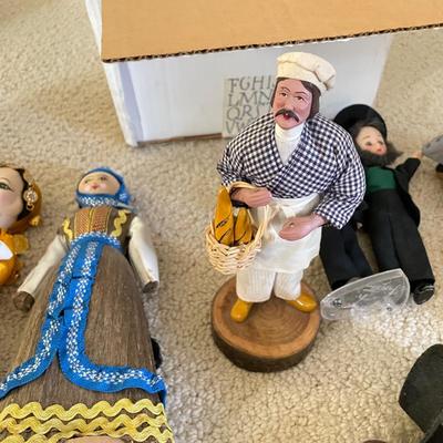 Large Collection of International Dolls (UB3-SS)