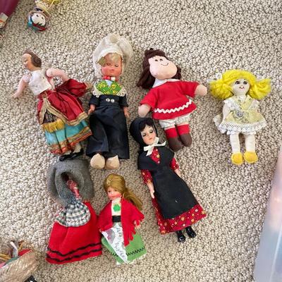 Large Collection of International Dolls (UB3-SS)