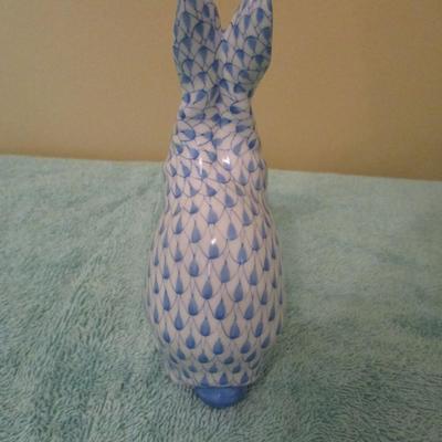 Vintage Herend Blue & White Fishnet Bunny 6