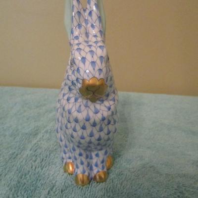 Vintage Herend Blue & White Fishnet Bunny 6