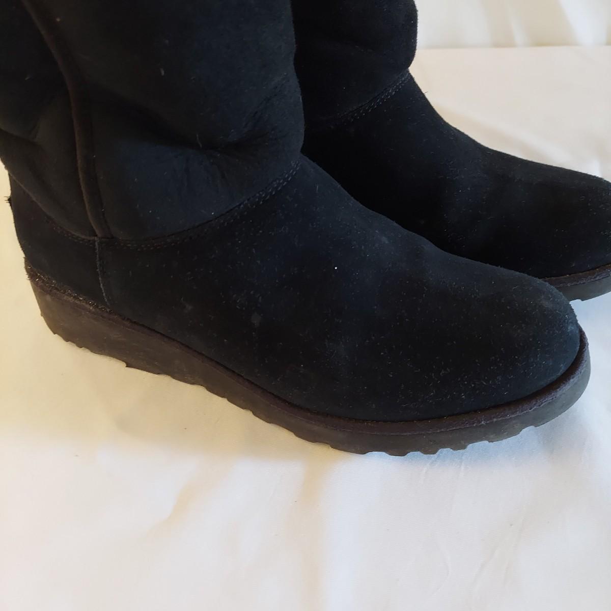 Ugg amie black size 7 top
