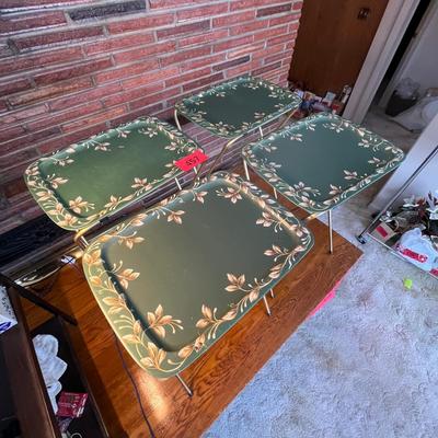 Set of 4 vintage metal TV trays