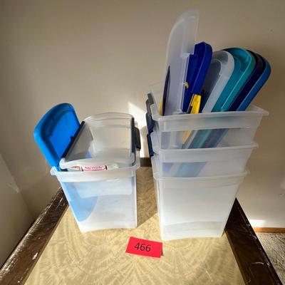 Lot of Rubbermade Toats