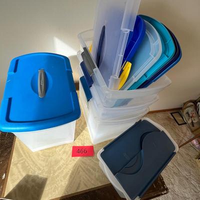 Lot of Rubbermade Toats