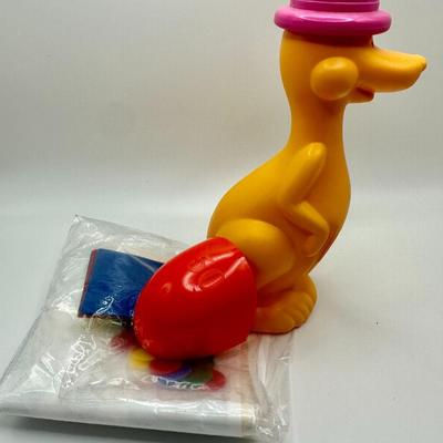 1971 Vintage Avon Kanga Winks Bath Game