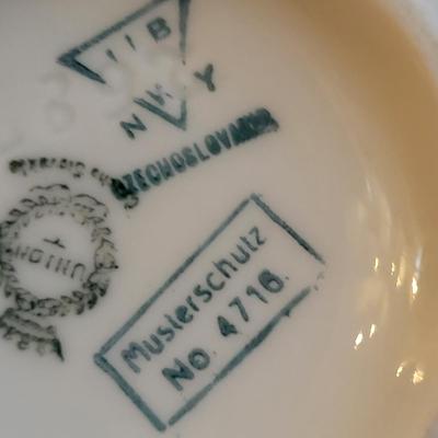 Wedgwood Teacups and Mustershutz Tea Set (K-DW)