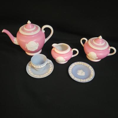Wedgwood Teacups and Mustershutz Tea Set (K-DW)