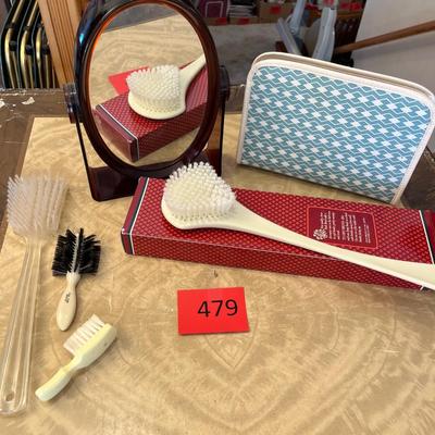 Lot of personal grooming supplies