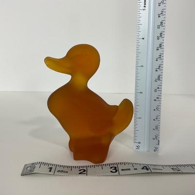 -77- FOSTORIA | Crystal Frosted Amber Momma Duck & Ducklings