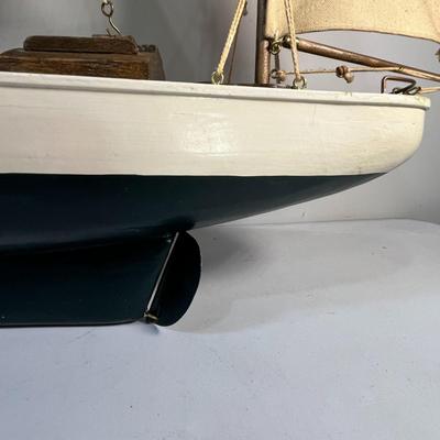 WOODEN MODEL CUTTER SAILBOAT