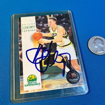 AUTOGRAPHED SKY BOX DETLEF SCHREMPF BASKETBALL CARD 