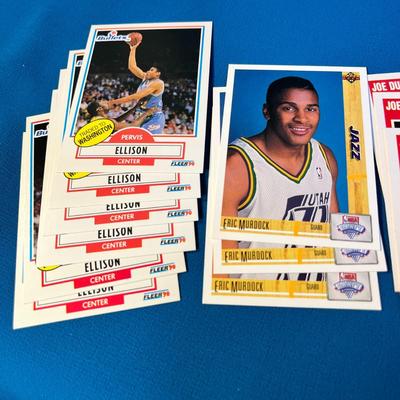 GROUP OF 14 BASKETBALL CARDS
