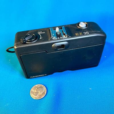 VIVITAR 35 mm FILM CAMERA "EZ35" MODEL