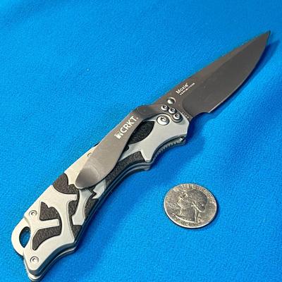 CRKT MOXIE 1102 POCKET KNIFE w/ 3" BLADE EXTRA NICE CONDITION