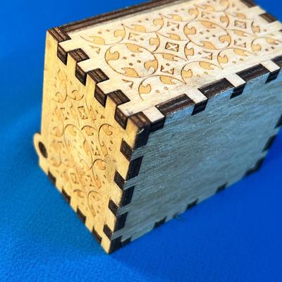 CHARMING ENGRAVED DETAILED DESIGN WOODEN MUSIC BOX "YOU ARE MY SUNSHINE"