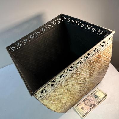 LARGE METAL DECORATIVE PLANTER w/ OPENWORK SCROLL BORDER