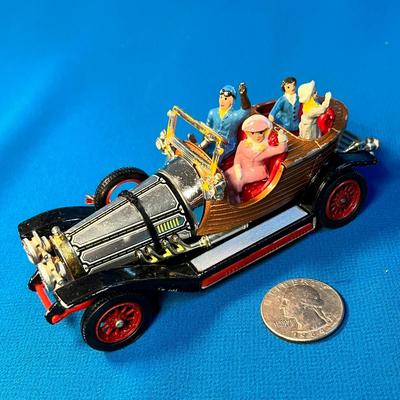 CORGI TOYS "CHITTY CHITTY BANG BANG" CAR WITH FAMILY, SIDE WINGS
