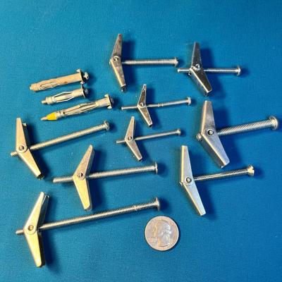 GROUP OF 12 ANCHOR BOLTS