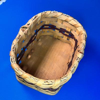 AMISH HERSHBERGER OAK BOTTOM BASKET, SIGNED
