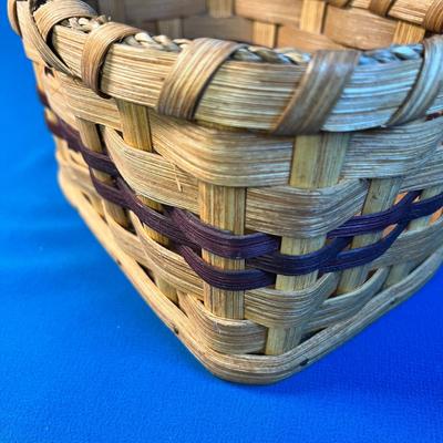 AMISH HERSHBERGER OAK BOTTOM BASKET, SIGNED