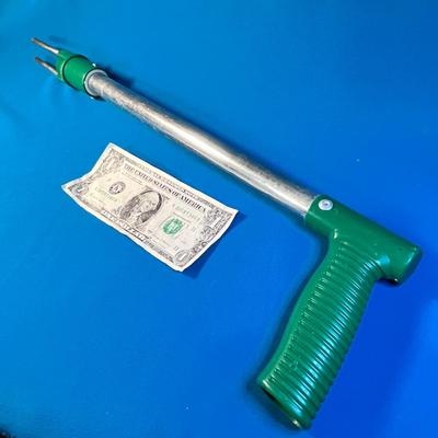 GARDEN 3-PRONG PISTOL GRIP WEEDING TOOL