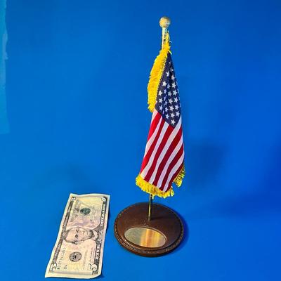 GOLD FRINGED U.S. DESKTOP FLAG w/LEATHER BASE