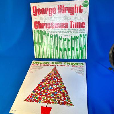 PAIR OF CHRISTMAS ORGAN AND CHIMES MUSIC RECORD ALBUMS