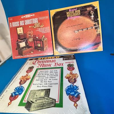 GROUP OF 3 CHRISTMAS MUSIC BOX CAROLS LP RECORD ALBUMS
