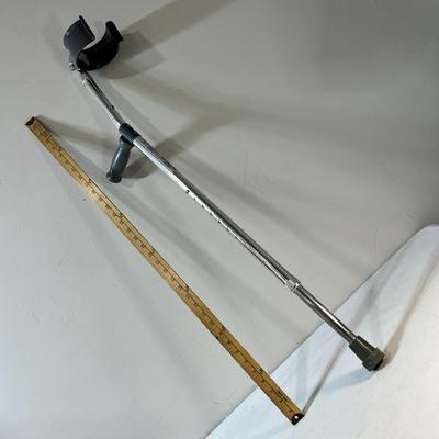 WELL MADE MEDLINE FOREARM CRUTCH ADJUSTABLE