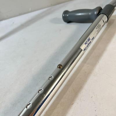 WELL MADE MEDLINE FOREARM CRUTCH ADJUSTABLE