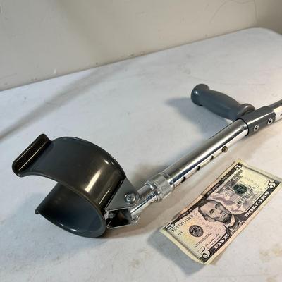 WELL MADE MEDLINE FOREARM CRUTCH ADJUSTABLE