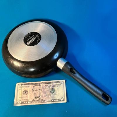 PROCTOR SILEX ALUMINUM NON-STICK 9-1/2" SKILLET