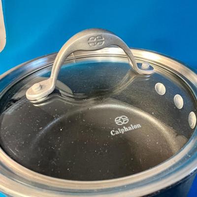 CALPHALON 2-1/2 QT. NON-STICK SAUCEPAN WITH LID
