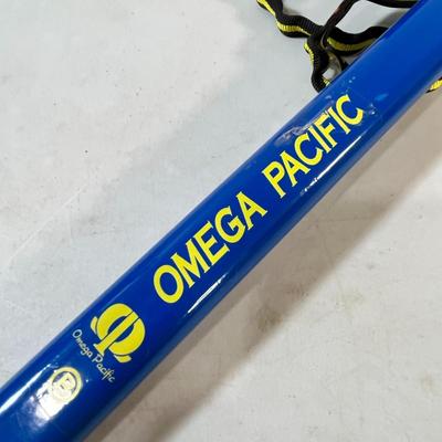 OMEGA PACIFIC MOUNTAIN AXE w/ CARABINER AND STRAP