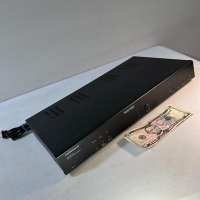AUDIOSOURCE MODEL SS FIVE AMPLIFIER 