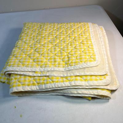 VINTAGE YELLOW GINGHAM TODDLER BEDSPREAD