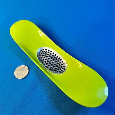 JOSEPH JOSEPH GARLIC ROCKER CRUSHER MINCER TOOL