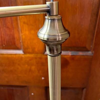 Metal Floor Lamp (UB-MK)