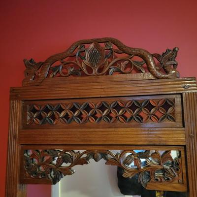Antique Mirror with Carved Wooden Frame (BR-DW)