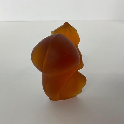 -89- FOSTORIA | Amber Satin Sitting Squirrel